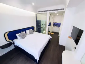 Hillside Sunset Apartment - Image 4
