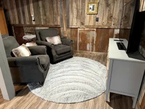 Cozy Owl Cabin - Image 5