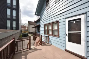 5 Bedroom Home Milwaukee Eastside - Image 4