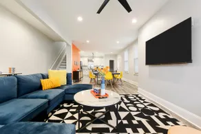 Family Home | Ping-Pong | Parking | Sleeps 13 - Image 3