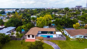 Resort Style Pool • Fire Pit • PingPong • BBQ Fun! - Image 3