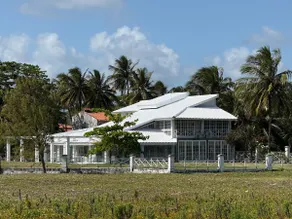 House facing the sea, with a swimming pool, 5 en-suites, on Itaparica Island - Image 2