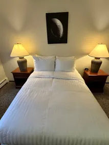 Newly Renovated 2 bed 1 bath Apt, Close to All - Image 4