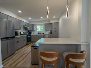 Modern bright downtown apartment Unit B - Image 5
