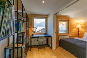 Mountain view, contemporary decoration, parking. - Image 5