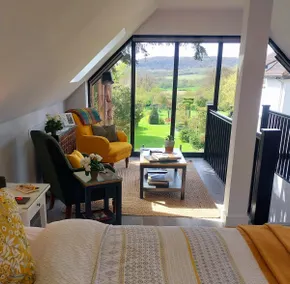 Stunning views with silent aircon! - Image 3