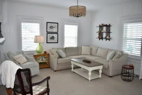 Comfortable Down East Waterfront Farmhouse - Image 3