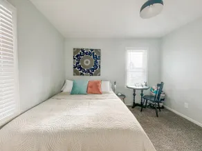 *King bed+Pet Friendly+fenced yard* - Image 4