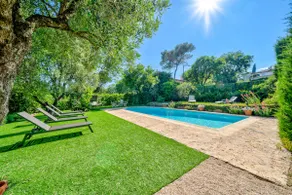 Beautiful Provençal bastide with pool - Image 2