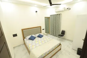Elite Suite - 2 Bedroom with Modern Comforts - Image 3