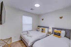 《》Bee-utiful 3BR near Manhattan NYC +1Parking - Image 5