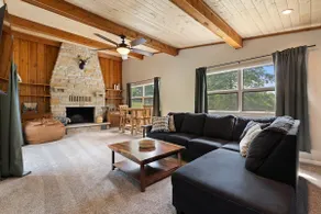 Log Cabin in Oglebay, Wheeling - Image 3