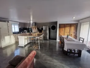Big single-story home - Image 3