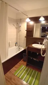 Cozy Modern Apt w/ WiFi - Tram 17 to Geneva Center - Image 4