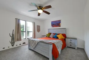 Unique Spacious Home w/ Pool near Downtown Orlando - Image 4