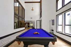 Unique Spacious Home w/ Pool near Downtown Orlando - Image 3