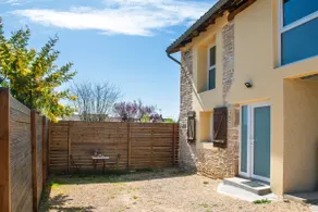 Renovated barn in duplex, ideally located - Image 2