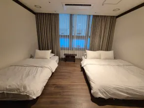 4-4/ 213 Central Seoul, Free Buffet Breakfast - Image 5