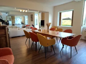 Spacious house – Swimming pool – 6000 m² park - Image 4