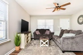 Cozy Bungalow In Downtown Woodruff - Image 3