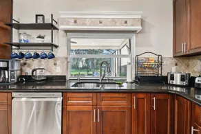 Deluxe 3bd/2ba w/Heated Pool - Image 5