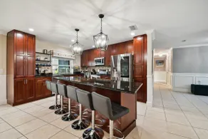 Deluxe 3bd/2ba w/Heated Pool - Image 3