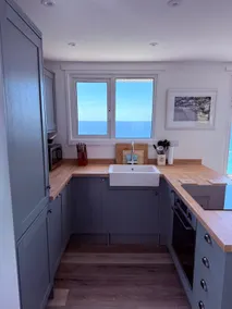 Breathtaking seaside chalet - Image 3
