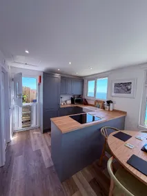 Breathtaking seaside chalet - Image 4