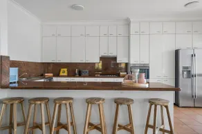Amazing Top floor 3Bed, close to hospital n beach - Image 3