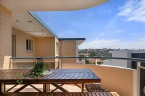Amazing Top floor 3Bed, close to hospital n beach - Image 5