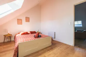 La Casa Dem, spacious with secure parking - Image 4