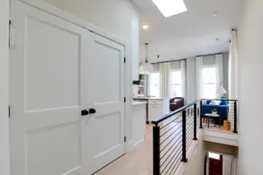 Gorgeous new home in Churchill, 2 bed, 2 bath - Image 2