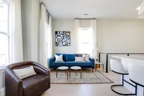 Gorgeous new home in Churchill, 2 bed, 2 bath - Image 4