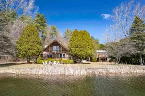 Private Lakefront Log Cabin, 10 Min to Lake George - Image 3