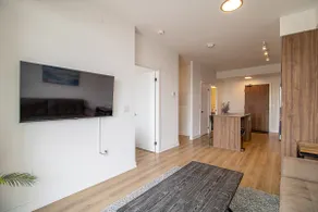 Modern & Luxury 1+Den Condo w/Parking - Image 4