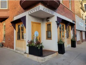 Beautiful,Spacious & sunny w/Parking-Logan Square - Image 5