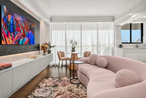 Stylish 1BR Near Harbour and CBD - Image 5
