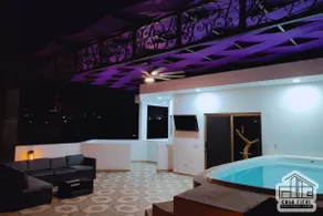 3-Story House + Rooftop + Boardwalk, 1-Minute Walk to the Beach Area - Image 3