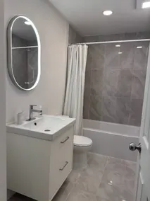 Spacious Downtown 3BR Home, 4bds - Image 3