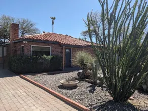 Beautifully appointed, comfy midtown bungalow - Image 5
