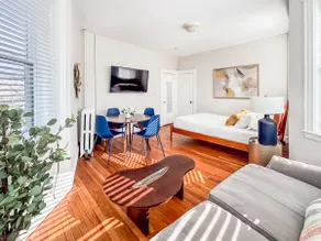 (F31) Fenway Park, 2 Beds, Sunny, Simple & Clean! - Image 3