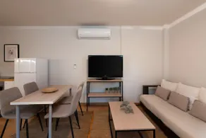 Bright, Cosy Studio close to Glyfada Beach & Center - Image 3