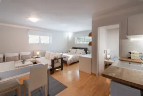 Bright, Cosy Studio close to Glyfada Beach & Center - Image 5