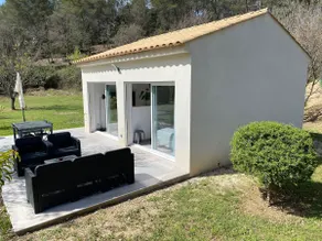 Guest house with garden - Image 2