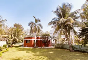 The Palm Retreat by Stayfinder with Private Pool - Image 2