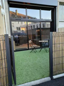 Ô Valvi: Balneotherapy suite, terrace & parking, St-Lô - Image 4