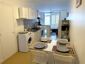 ღ Hubble • In the heart of Saintes, Spacious & Wi-Fi - Image 4