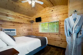 Lakeview Getaway | Private Hot Tub | 1 Bedroom - Image 3