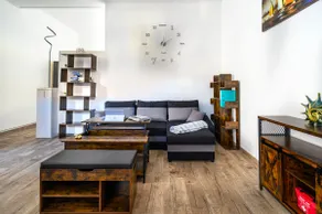 Luxurious old building, terrace, parking, quiet - Image 3