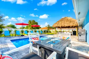 Luxe Heated Pool Home, Tiki Hut, Bar, Air Hockey! - Image 5
